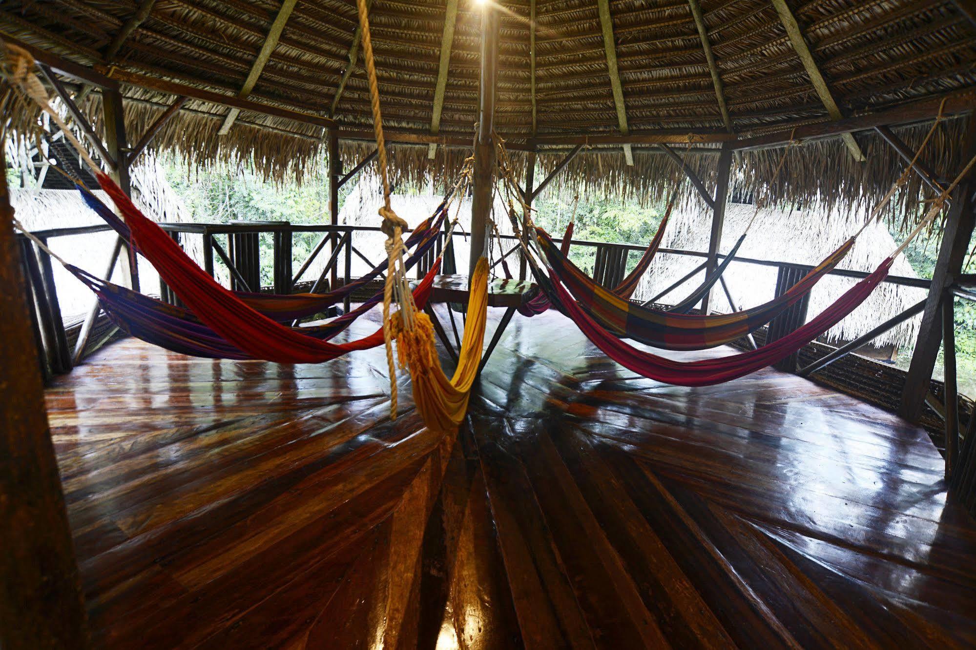 Jamu Lodge Puerto Montufar Eksteriør bilde