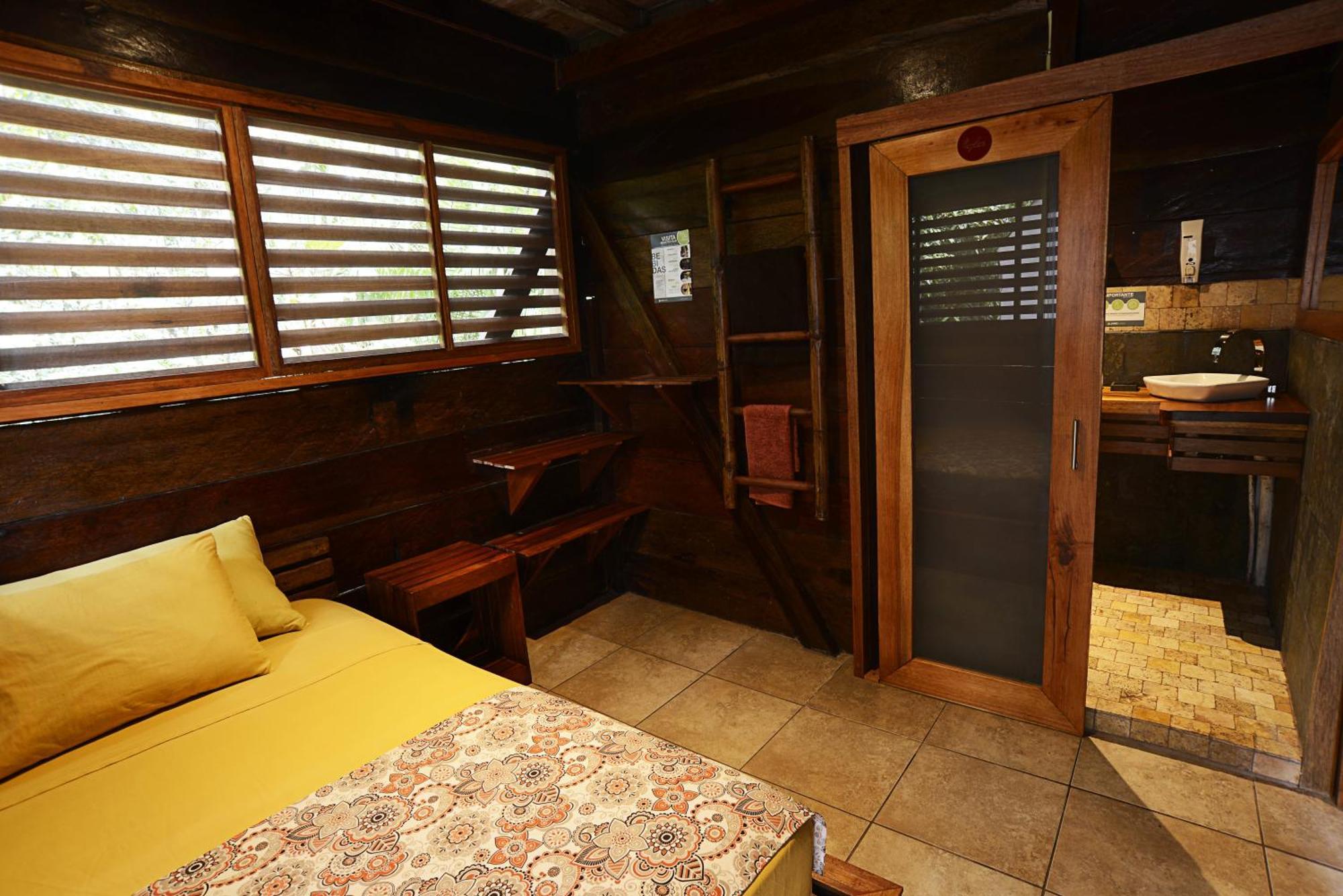 Jamu Lodge Puerto Montufar Eksteriør bilde